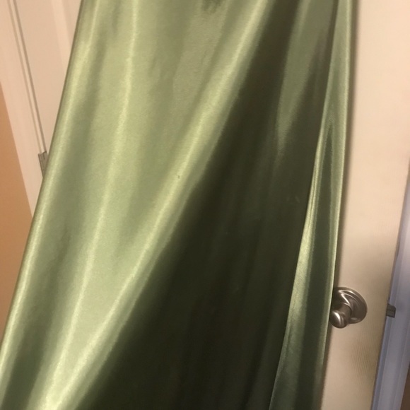 Olive green formal dress - Picture 2 of 6